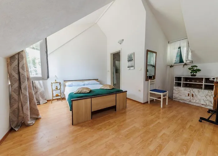 Luca Apartment