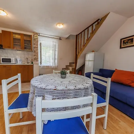 Apartment Luca Kastela