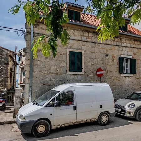 Apartment Luca Kastela